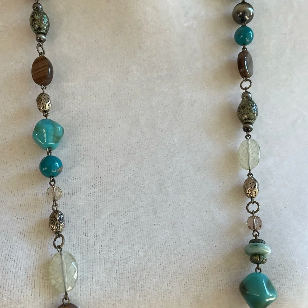 Long unique Premier Designs Necklace with very unique beads - Picture 11 of 11